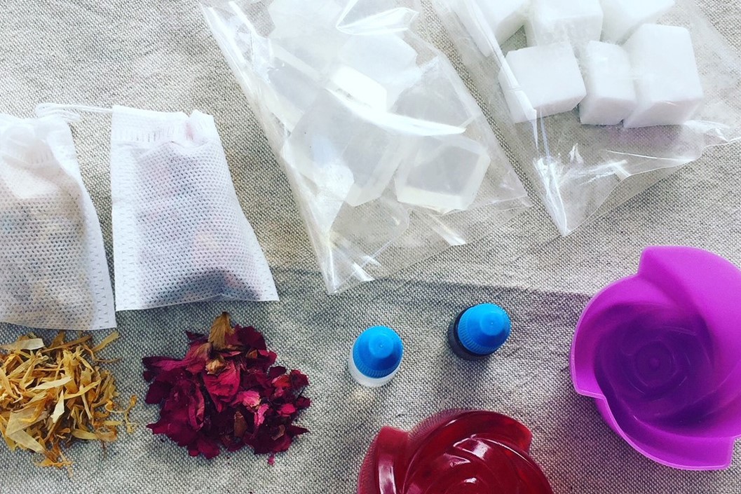 Image of Rose Soap Crafting Kit for One with The Soap Loaf Company